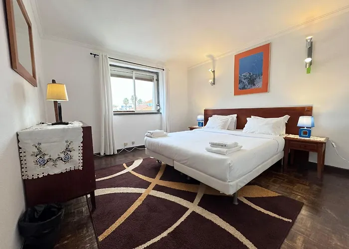 The Pearl - Cascais Guest House - City & Beach
