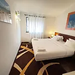 The Pearl - Cascais Guest House - City & Beach