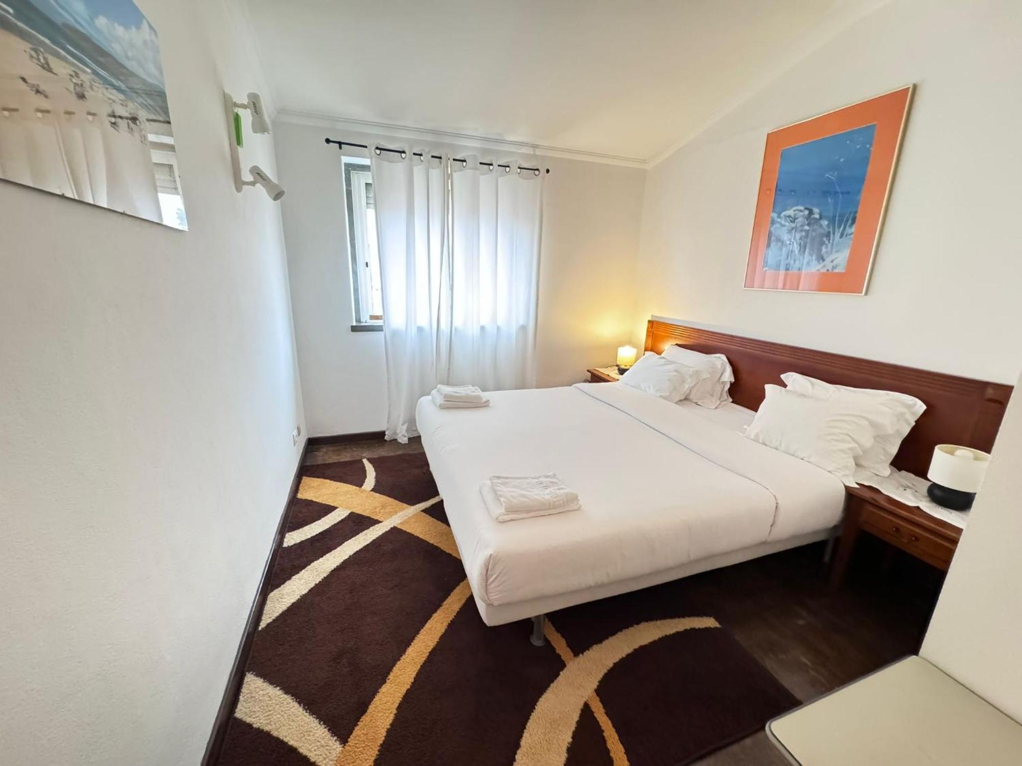 The Pearl - - & Guest house *